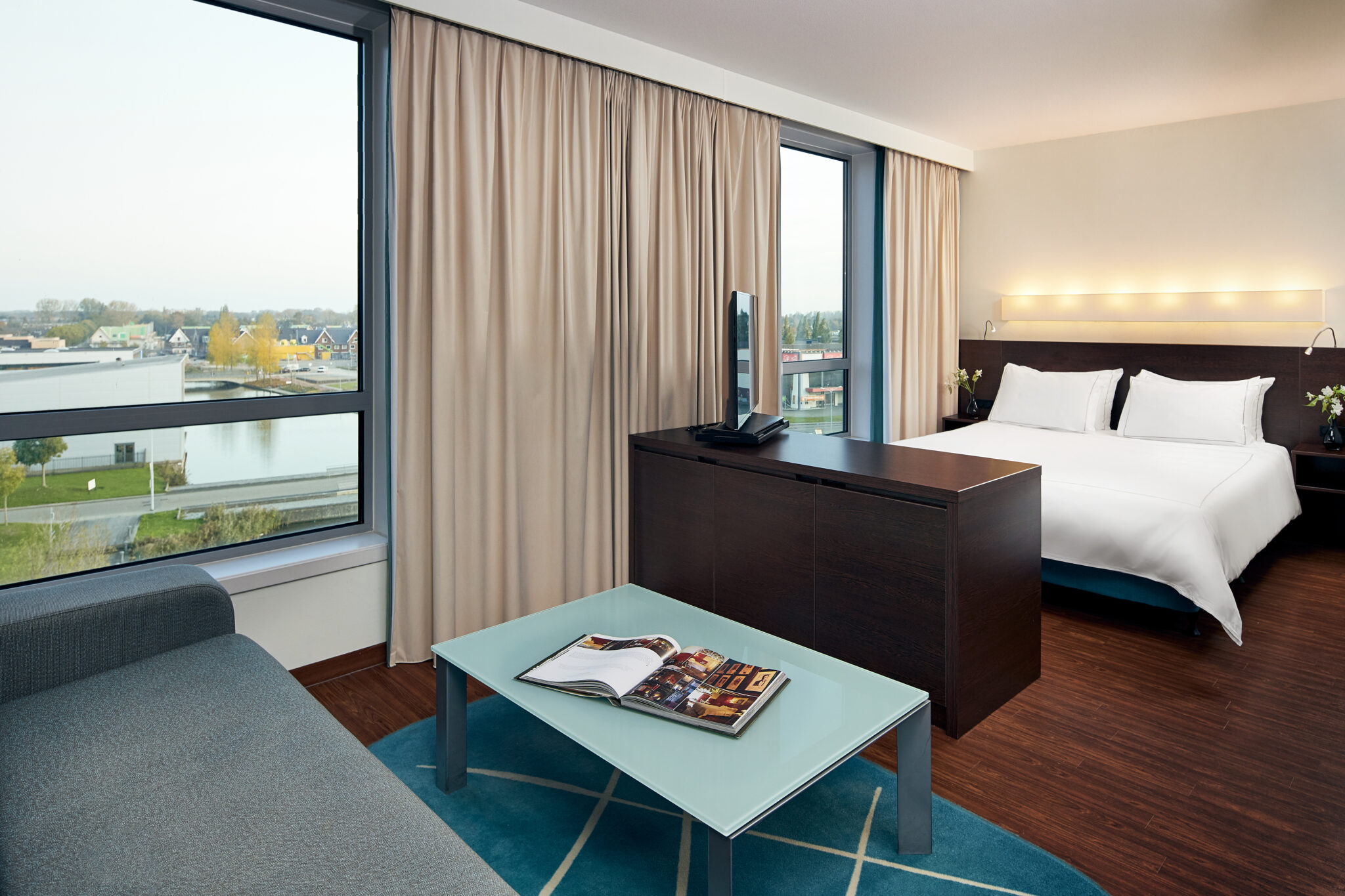 executive queen room amsterdam airport